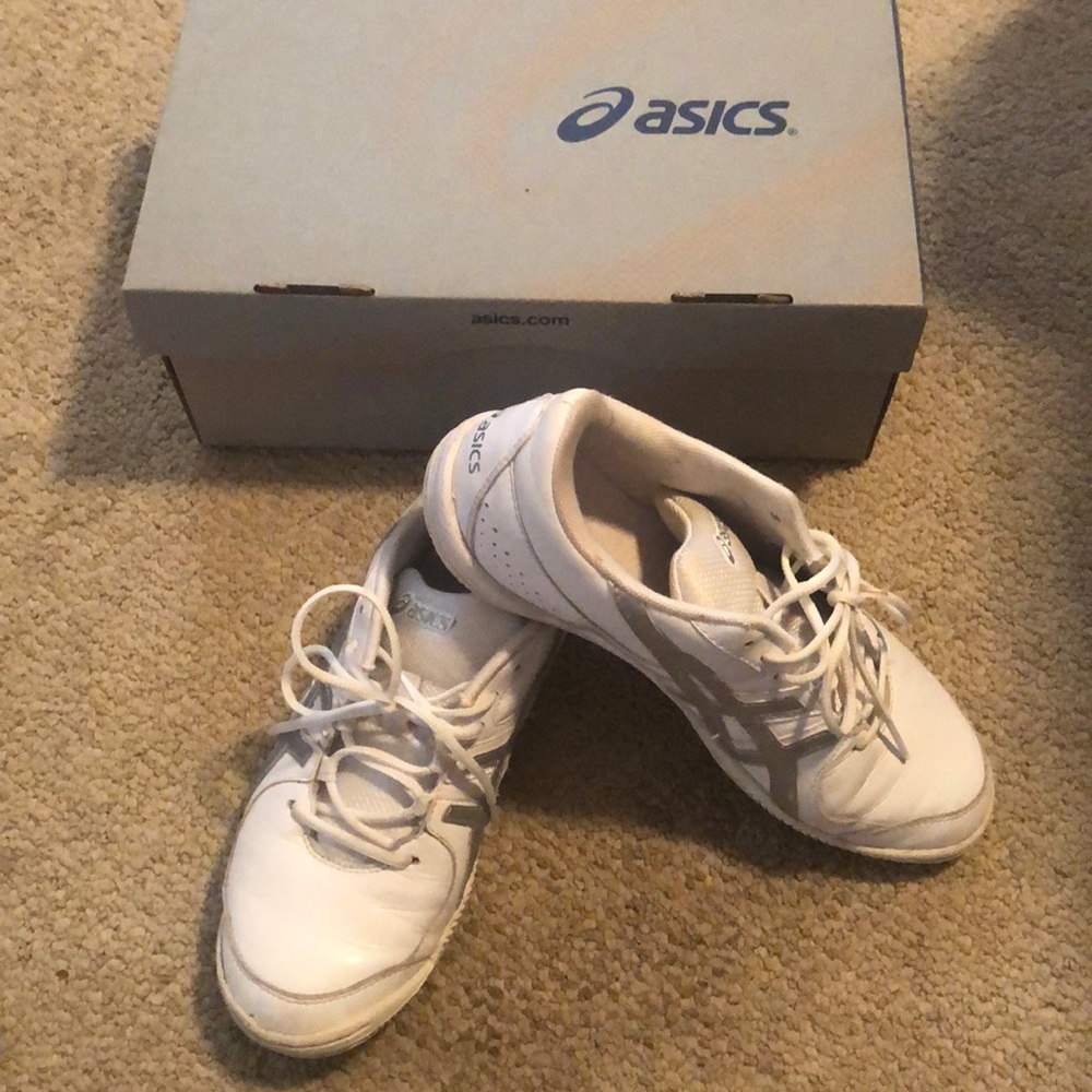 ASIC cheer shoes